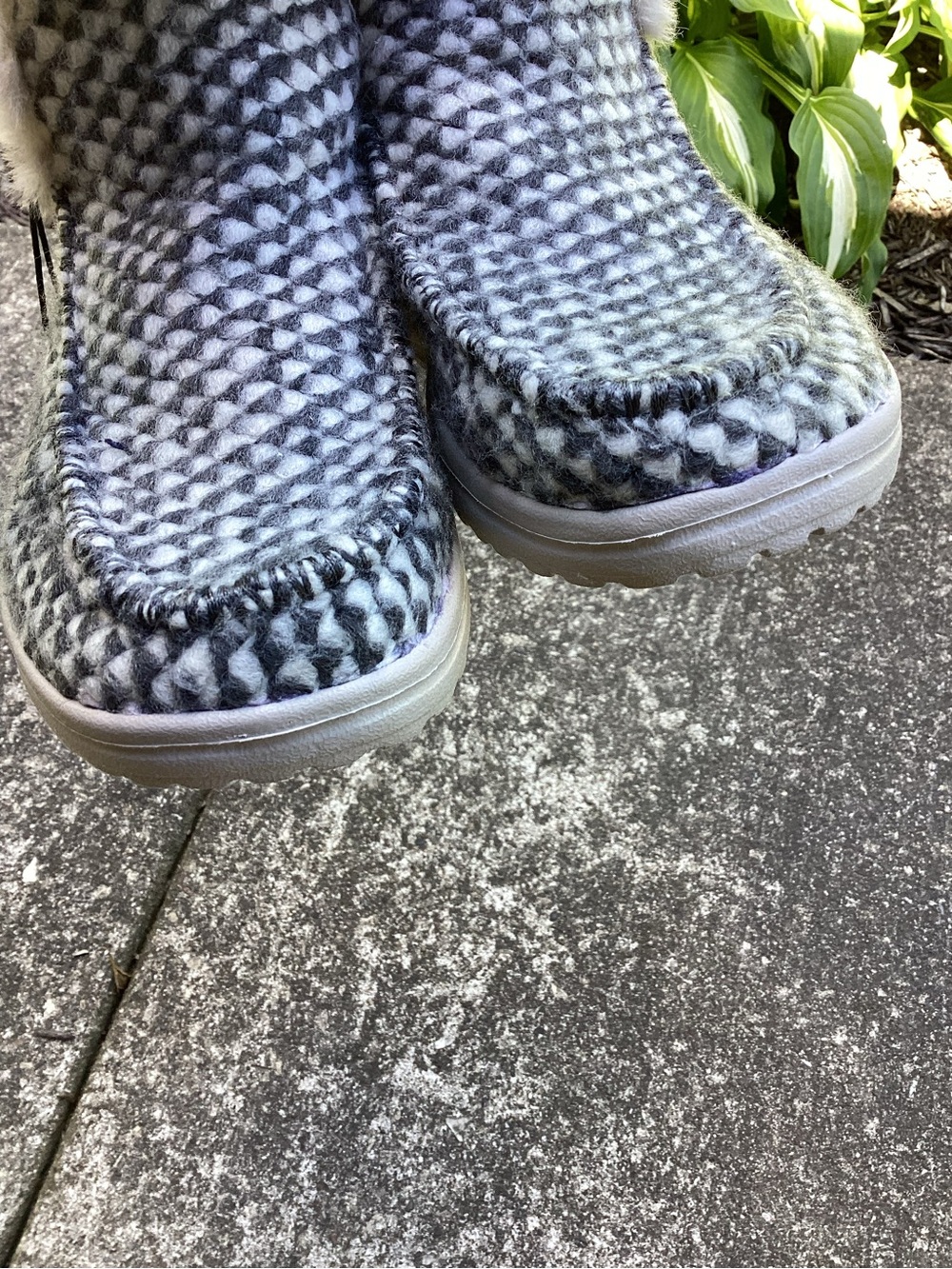 Hey Dude Denny Stone Grey Faux Fur Lined Slip-On Shoes Women’s US 5 NWT Cozy - Picture 5 of 11